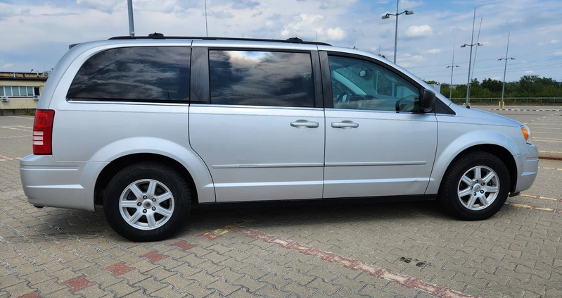 Chrysler Town &amp; Country cena 51900 przebieg: 194000, rok produkcji 2010 z Tarnowskie Góry małe 529